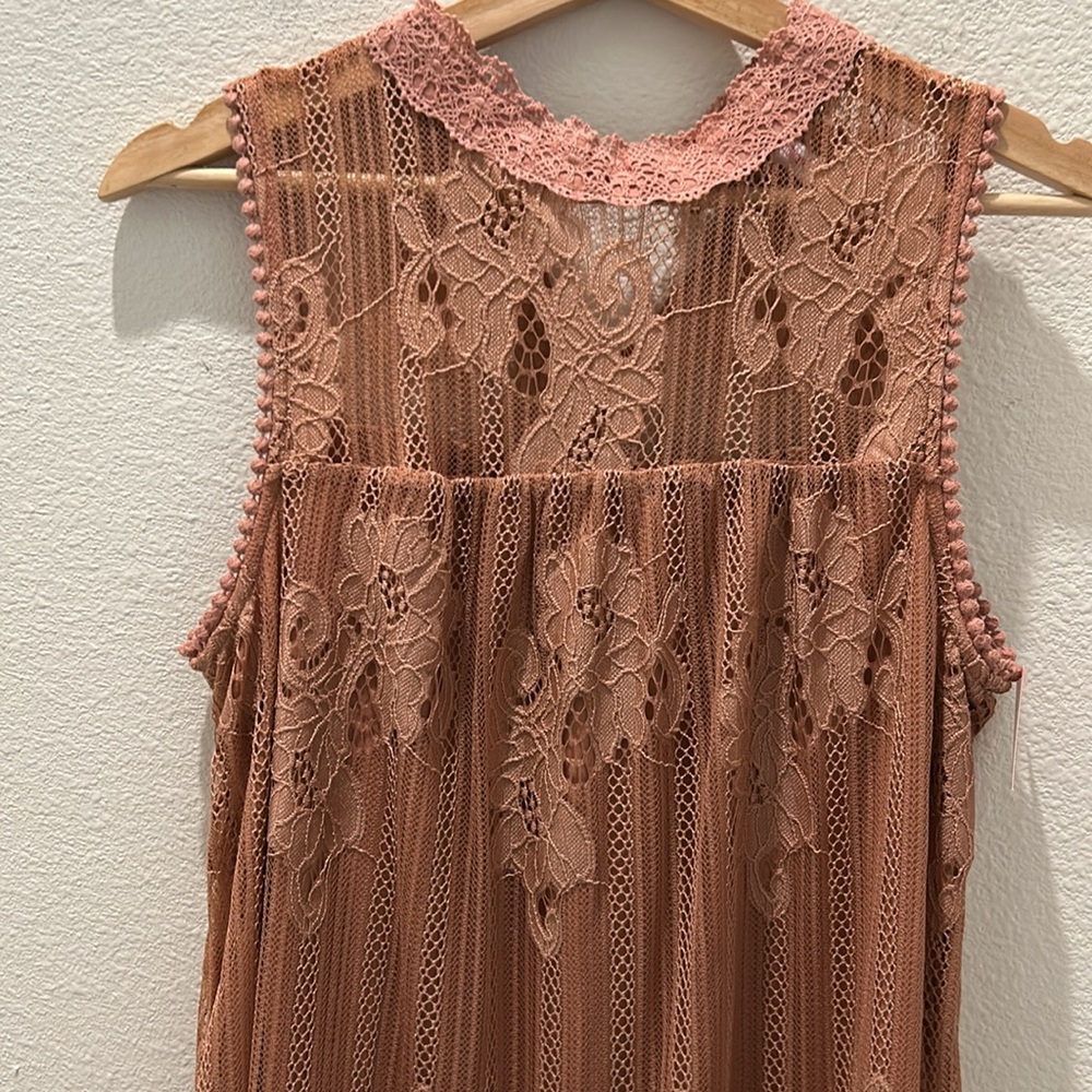 XHILIRATION PERFECT Summer Pink Lace Sleeveless Mini Sundress - Picture 9 of 14